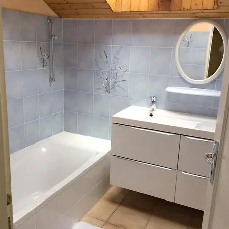 De 2 Chambres Avec Terrasse Et Wifi A A 6 Km Des Pistes Apartment *