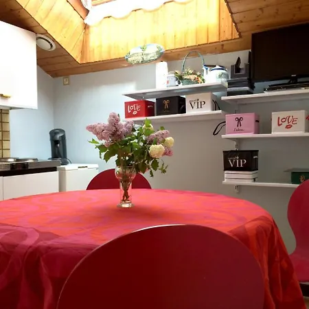 Apartment De 2 Chambres Avec Terrasse Et Wifi A A 6 Km Des Pistes